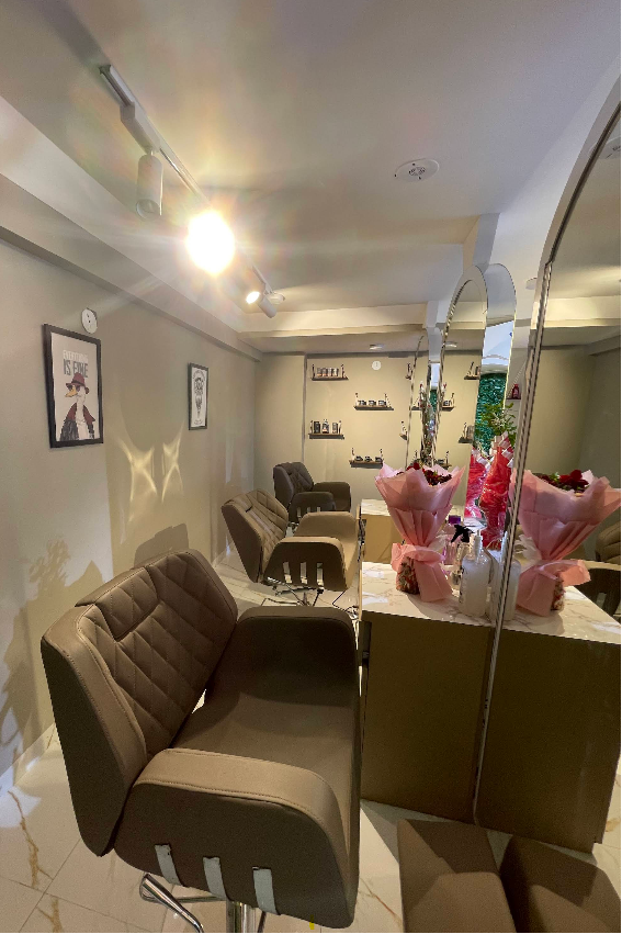 Fiora Unisex Salon glimpse 1