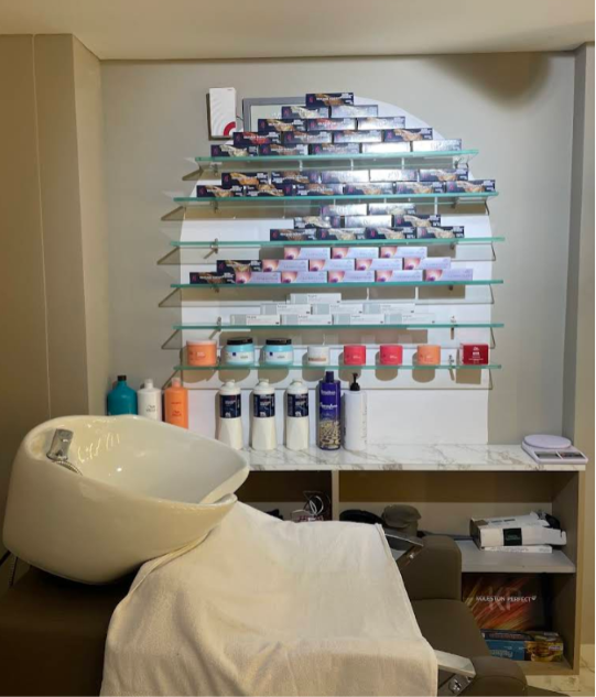 Fiora Unisex Salon glimpse 6
